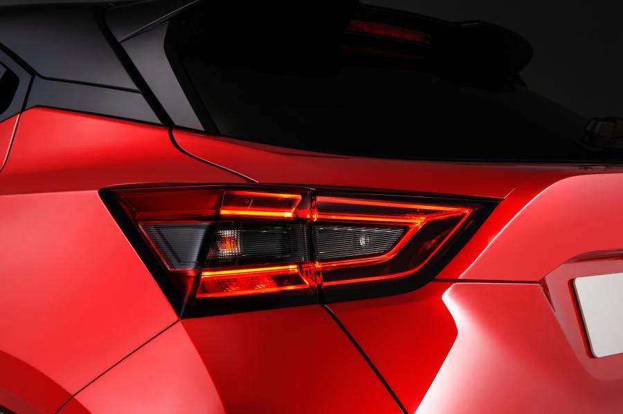 Детали экстерьера Nissan Juke 2019 года  (WW) (фото 18 из 65)